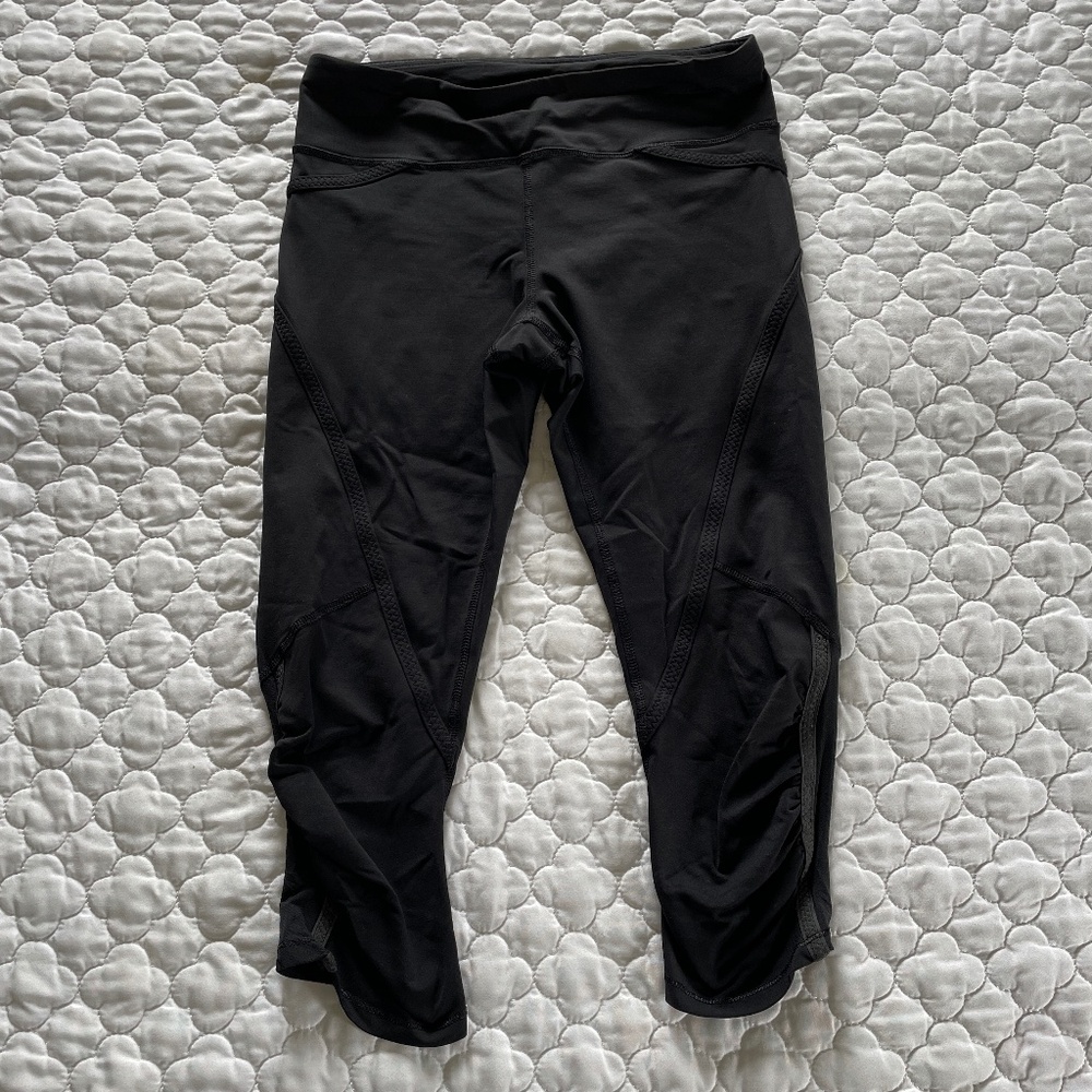 lululemon Capri‎ Fitness Leggings Size 4